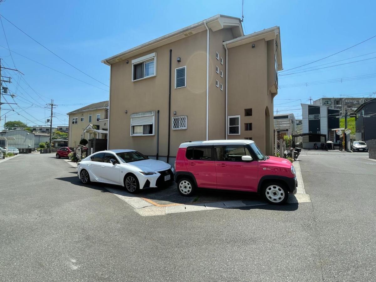 Guesthouse Misaki: Lakeside Retreat near Golf and Transit Otsu Exterior photo