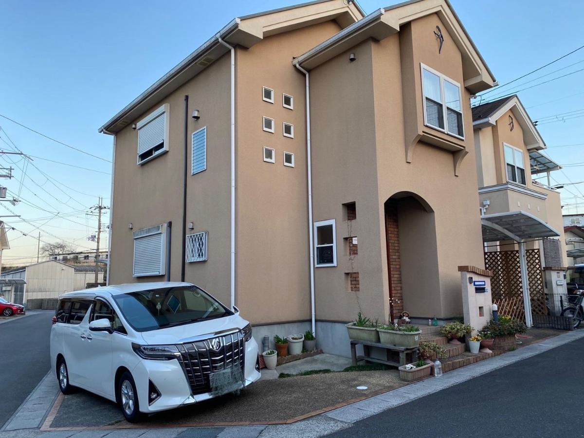 Guesthouse Misaki: Lakeside Retreat near Golf and Transit Otsu Exterior photo